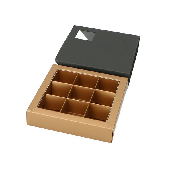 Bonbondozen 9-vaks sleeve met venster zwart 'sisal structure' bodem mat goud 135x135x32 mm