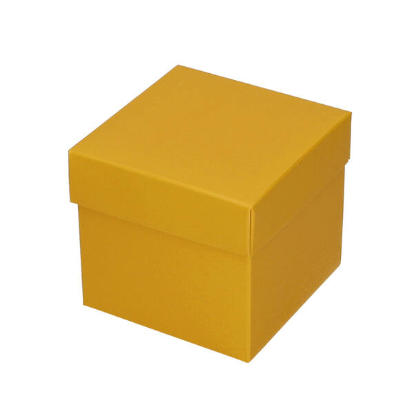 Bonbondozen CubeBox® okergeel (deksel opgezet) met goudkarton (3 maten)