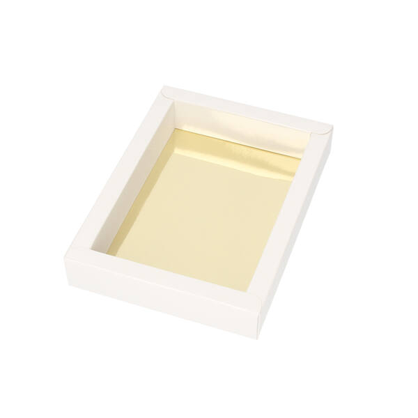 Chocoladeletterdozen GK7 bodem glanzend wit met gouden inlay 177x122x33 mm FSC